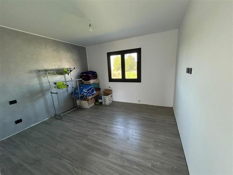 Casă individuală cu 4 camere cu Teren 2389 Mp în Biliești