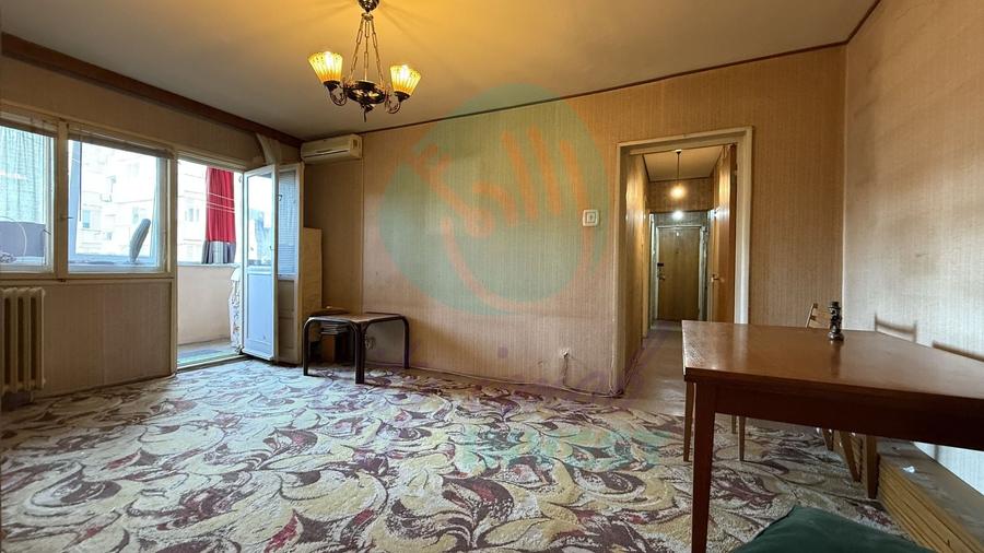 Apartament cu 3 camere semidecomandat în Lacul Tei