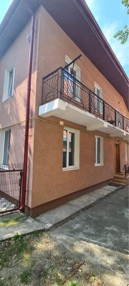 Casă cu 4 camere decomandat în Ultracentral