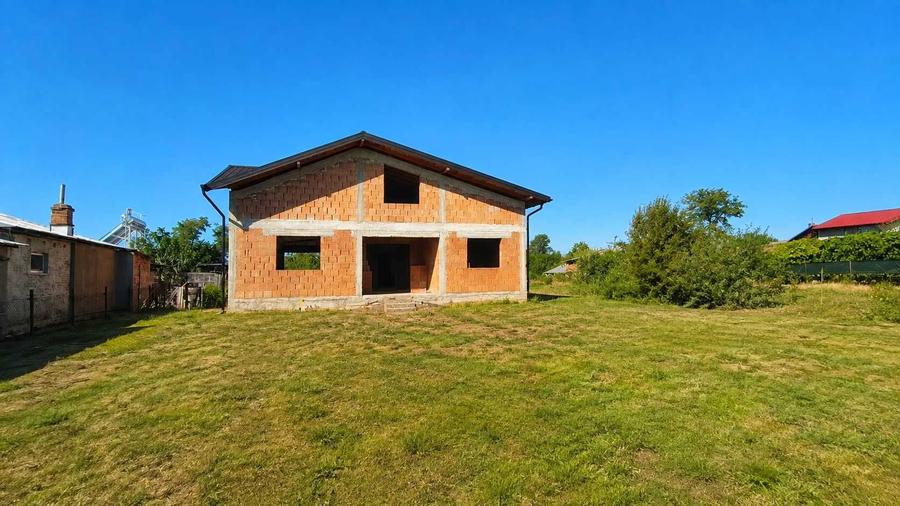 Casă cu 3 camere în Mălăiești