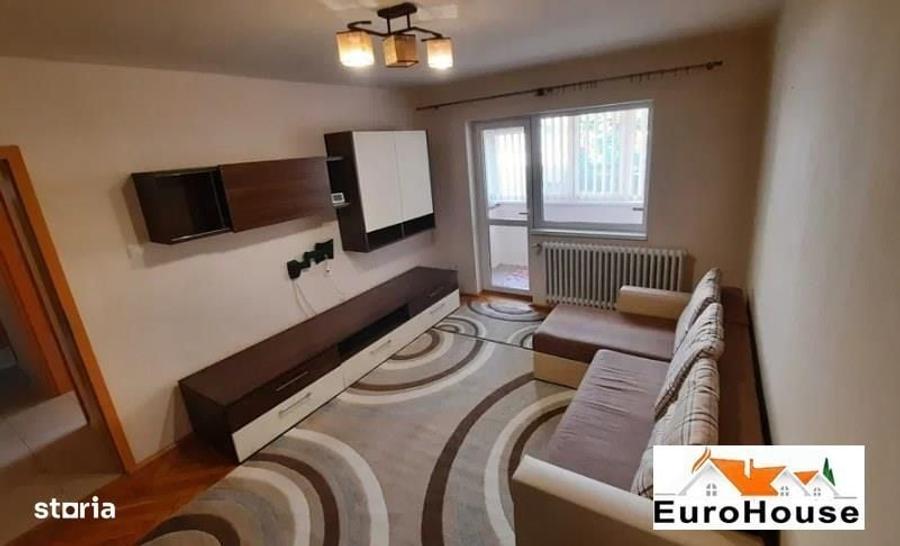 Apartament cu 3 camere decomandat în Cetate