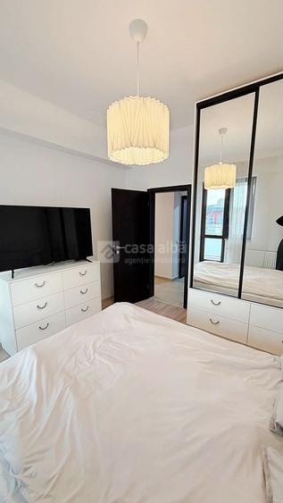 Apartament cu 3 camere semidecomandat, mobilat în Central