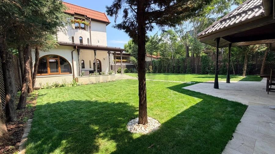 Casă cu 5 camere cu Teren 1000 Mp în Unirii