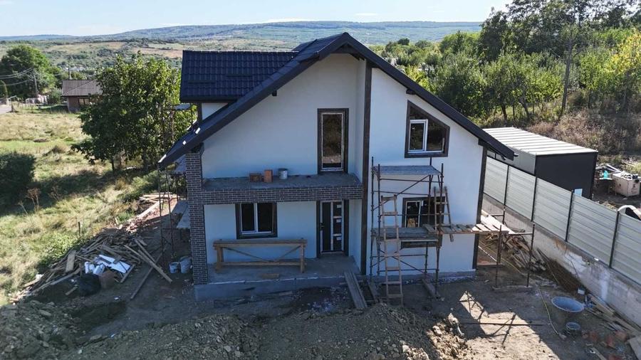 Casă cu 2 camere în Tomești