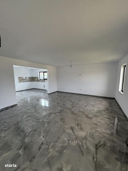 Casă cu 3 camere cu Teren 600 Mp în Cordun