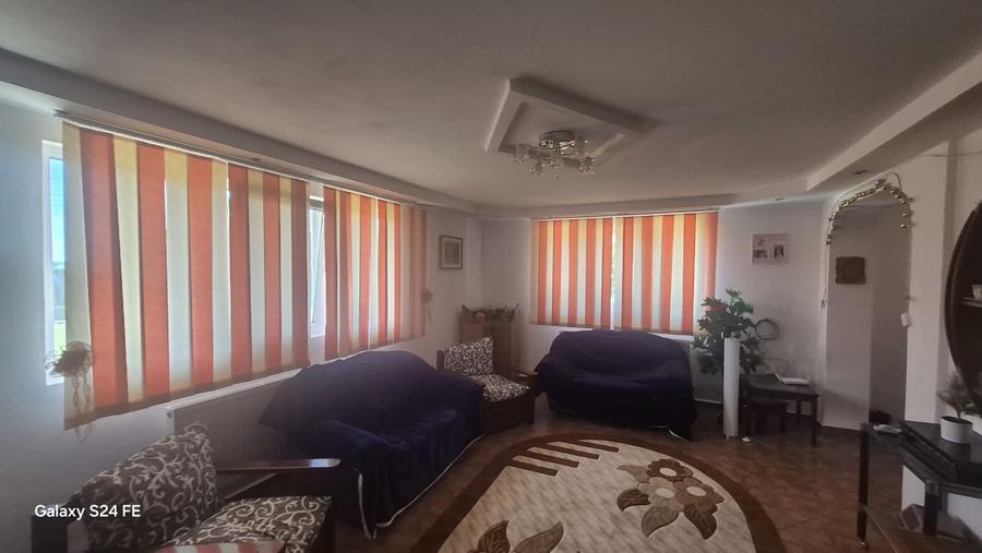 Casă cu 4 camere cu Teren 2000 Mp în Timișești