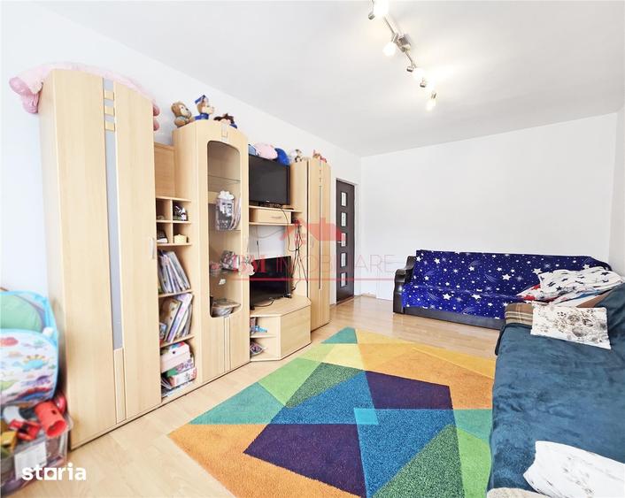 Apartament cu 3 camere, mobilat în Rahova