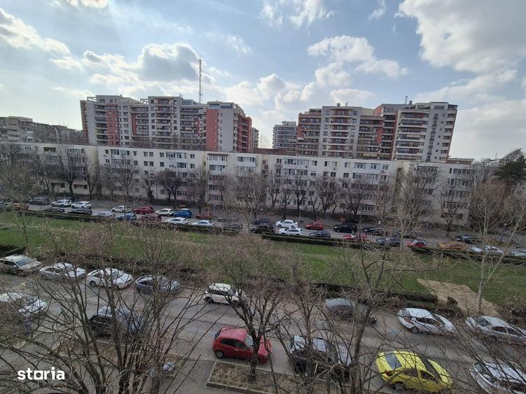 Apartament cu 3 camere semidecomandat în Ștefan cel Mare