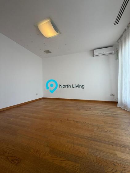 Duplex cu 6 camere cu Canalizare în Central