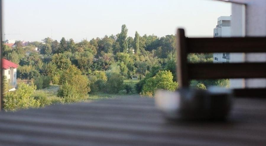 Apartament cu 3 camere decomandat în Sisești