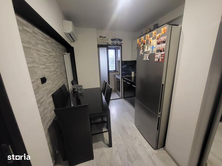 Apartament cu 2 camere decomandat în Micro 20