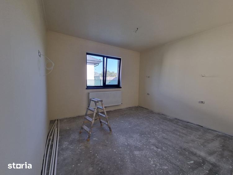 Casă cu 3 camere cu Teren 280 Mp în Lumina