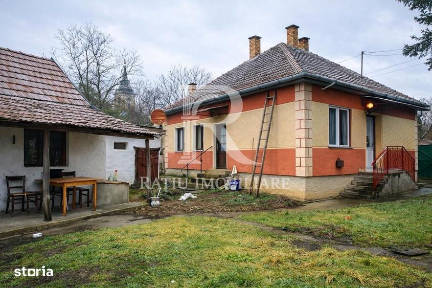 Casă cu 4 camere în Santăul Mare