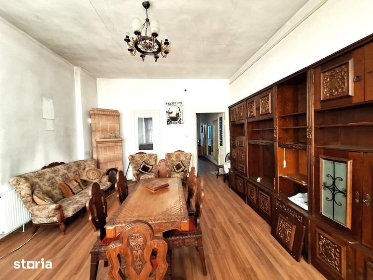 Casă cu 5 camere cu Teren 153 Mp în Central