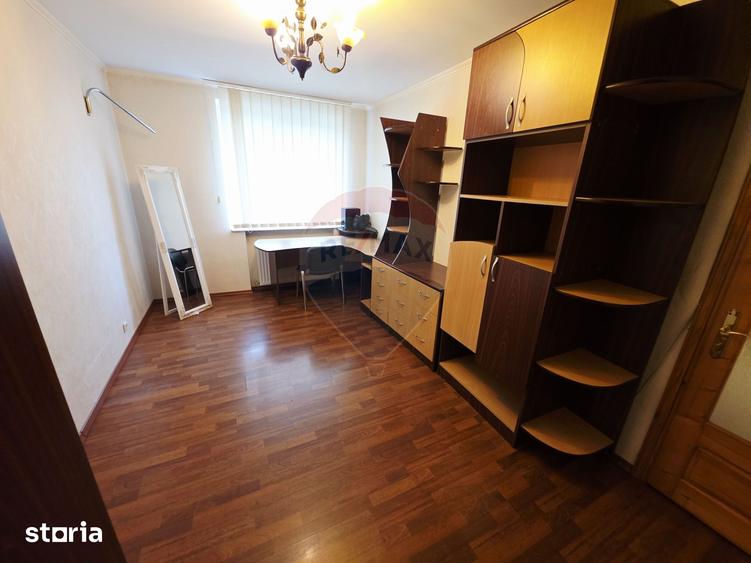 Apartament cu 4 camere în Calea Romanului