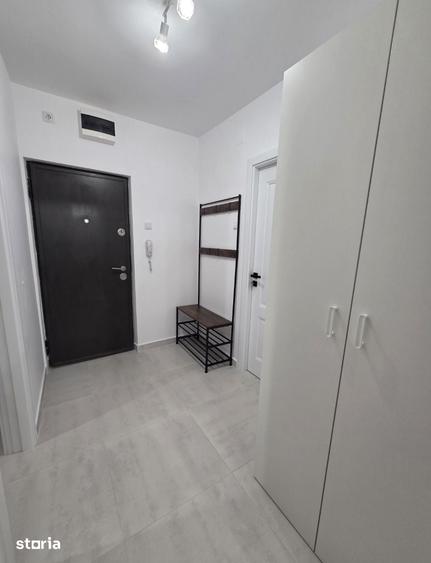 Garsonieră decomandată în Titan