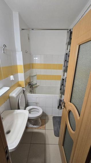 Garsonieră decomandată, mobilată în Titan