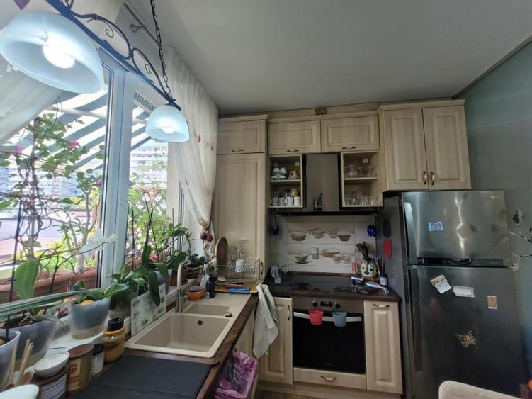 Apartament cu 2 camere semidecomandat, mobilat în Dristor