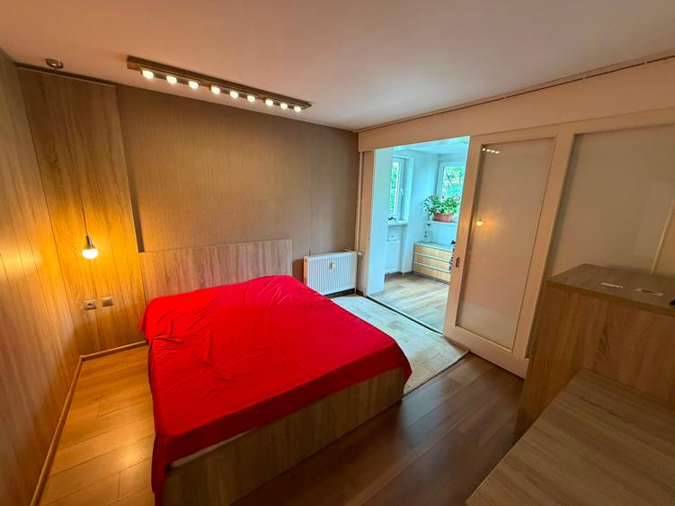 Apartament cu 3 camere semidecomandat în Titan