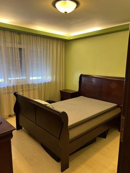 Apartament cu 3 camere decomandat în Aviației
