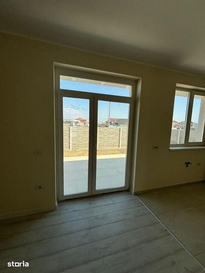 Apartament cu 3 camere în Bucovăț