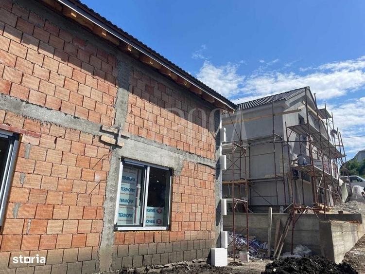Casă cu 4 camere în Sânnicoară