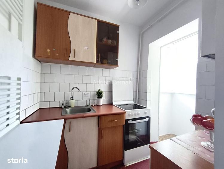 Garsoniera cu balcon, renovata, in Brasov