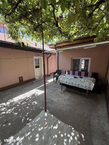 Casă cu 5 camere cu Teren 191 Mp în Pieptănari