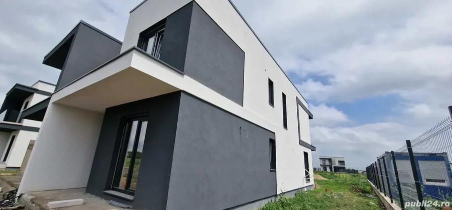 Casă cu 5 camere cu Teren 365 Mp în Covaci