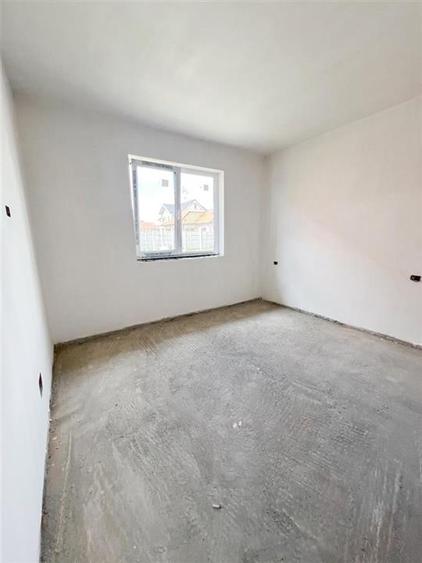 Casă cu 4 camere cu Teren 437 Mp în Sântandrei