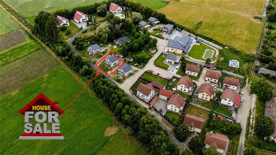 Casă individuală cu 4 camere cu Teren 680 Mp în Exterior Est