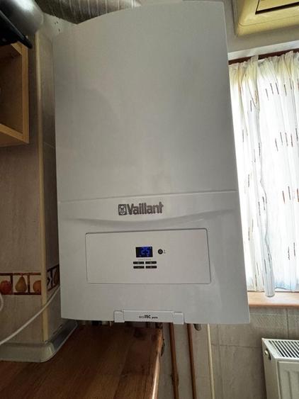 Apartament cu 3 camere în Drumul Taberei