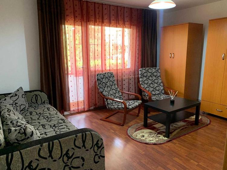 Garsonieră decomandată în Central