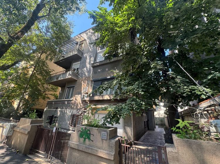 Apartament cu 2 camere decomandat în Capitale