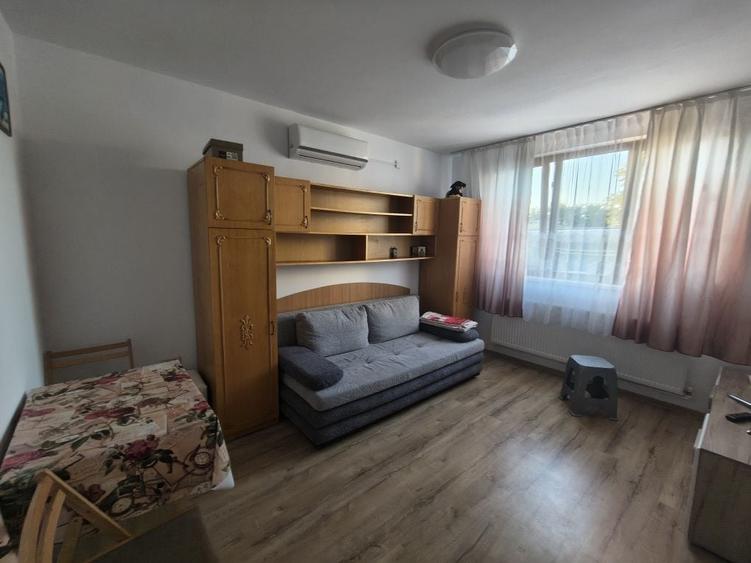 Garsonieră decomandată în Exterior Vest