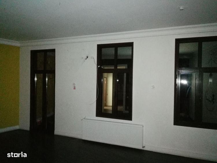 Spațiu comercial, de 330 mp, în Rosetti