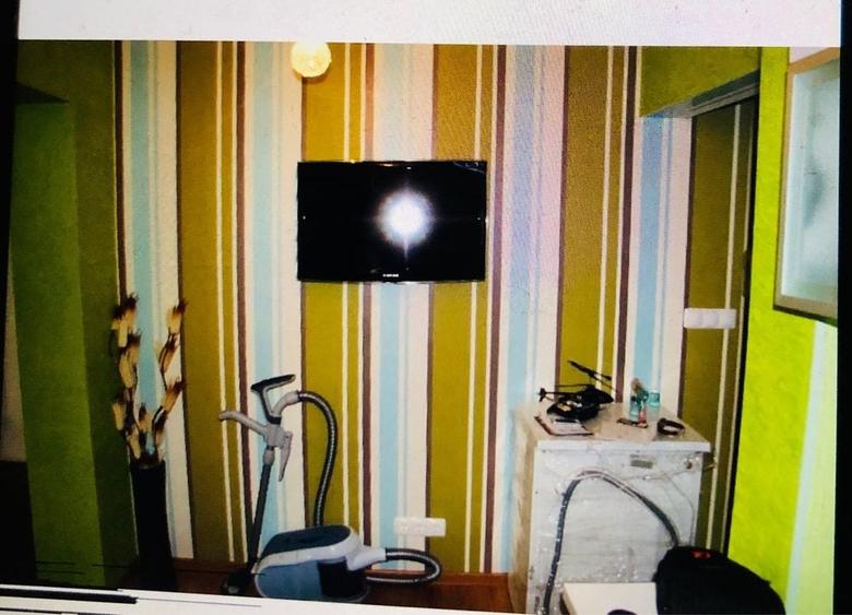 Apartament cu 3 camere semidecomandat în Govândari