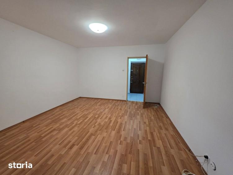 Garsonieră în Titan