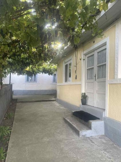 Casă cu 3 camere în Central