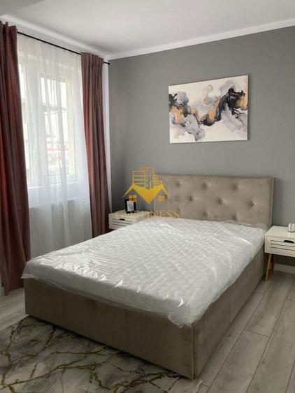 Apartament cu 3 camere semidecomandat în Florești