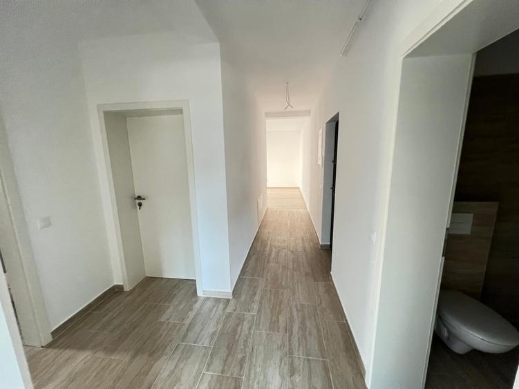Apartament cu 3 camere decomandat în Sânpetru