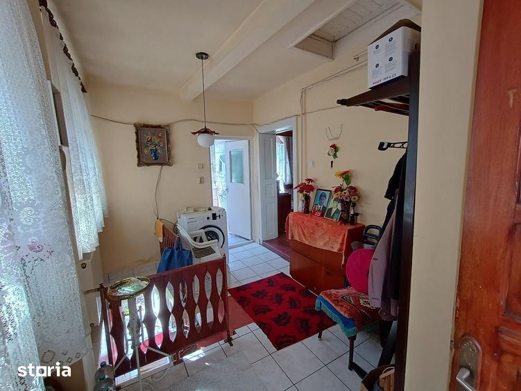 Casă cu 2 camere cu Teren 300 Mp în Central