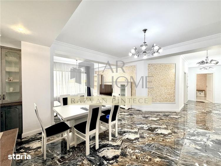 Apartament cu 3 camere decomandat în Republicii