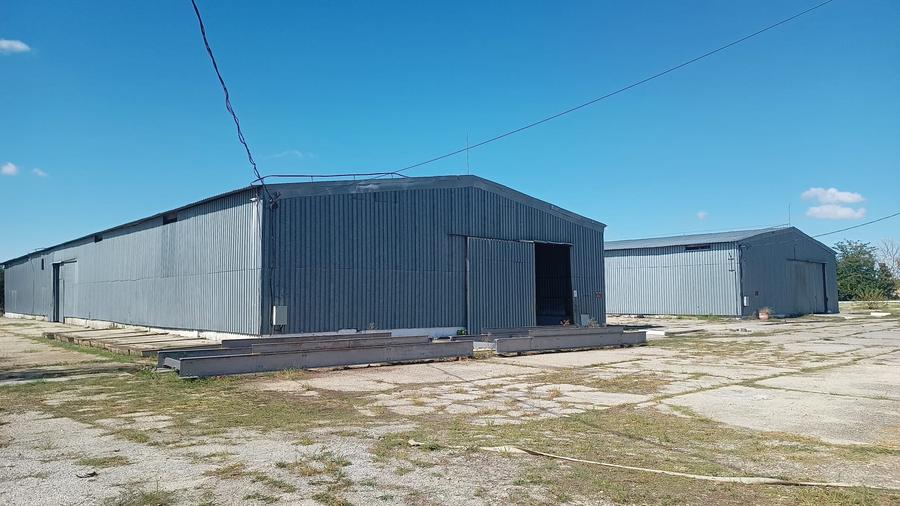 Spațiu industrial, de 2,426 mp, în Ghimpați