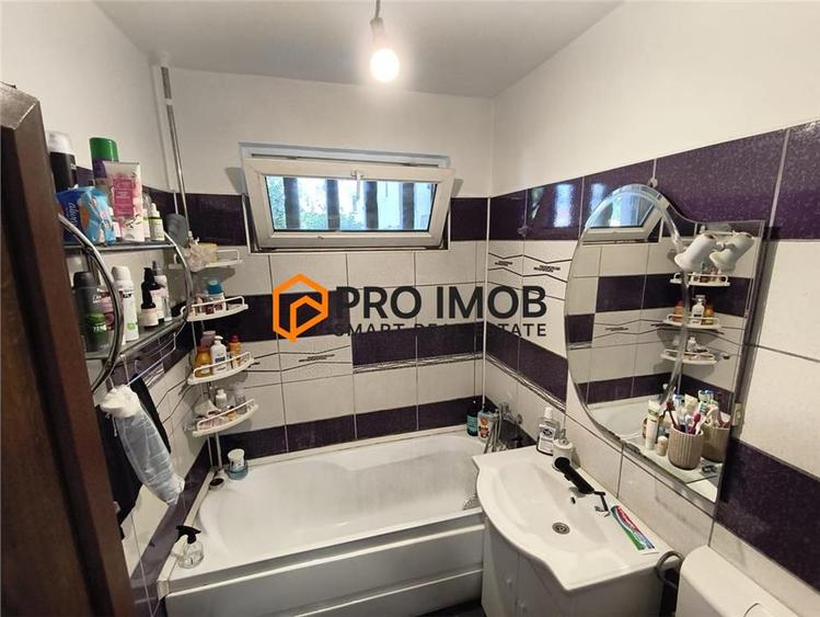 Apartament cu 2 camere semidecomandat, mobilat în 1 Decembrie