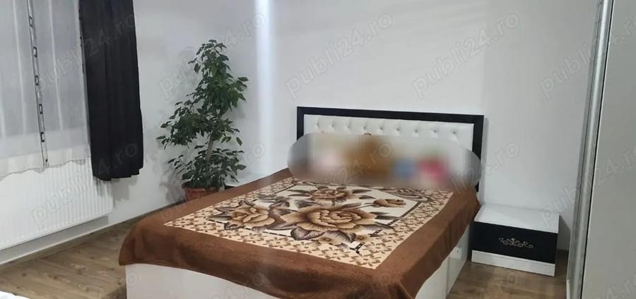 Casă cu 5 camere cu Teren 1800 Mp în Central