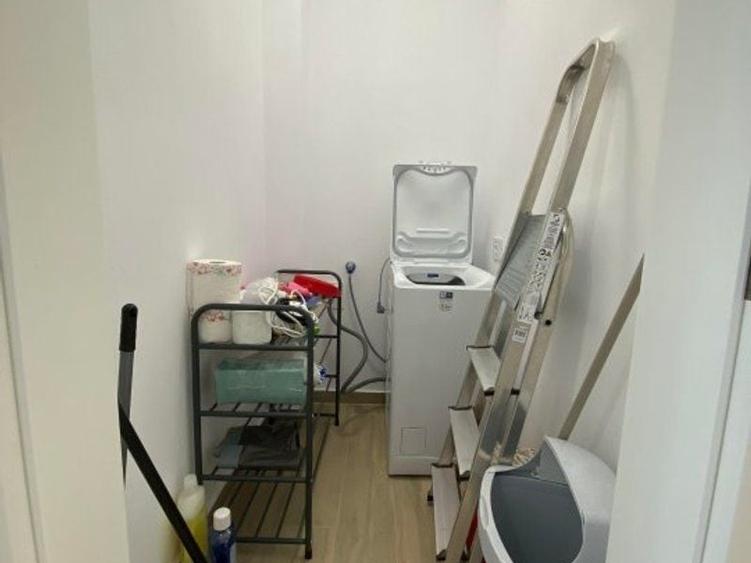 Apartament cu 3 camere decomandat în Tractorul