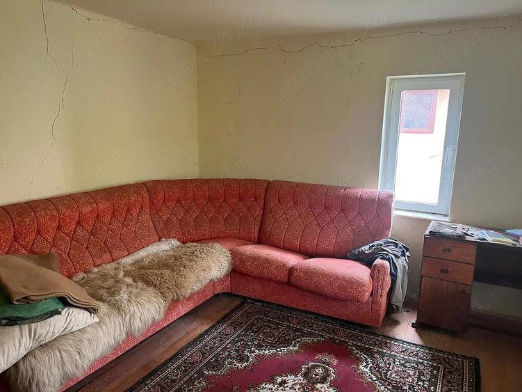 Casă cu Teren 2000 Mp în Răhău