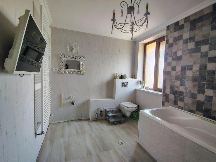 Casă individuală cu 4 camere cu Piscina în Corbeanca