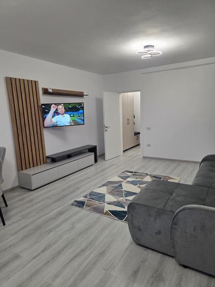 Apartament cu 2 camere semidecomandat în Sânpetru